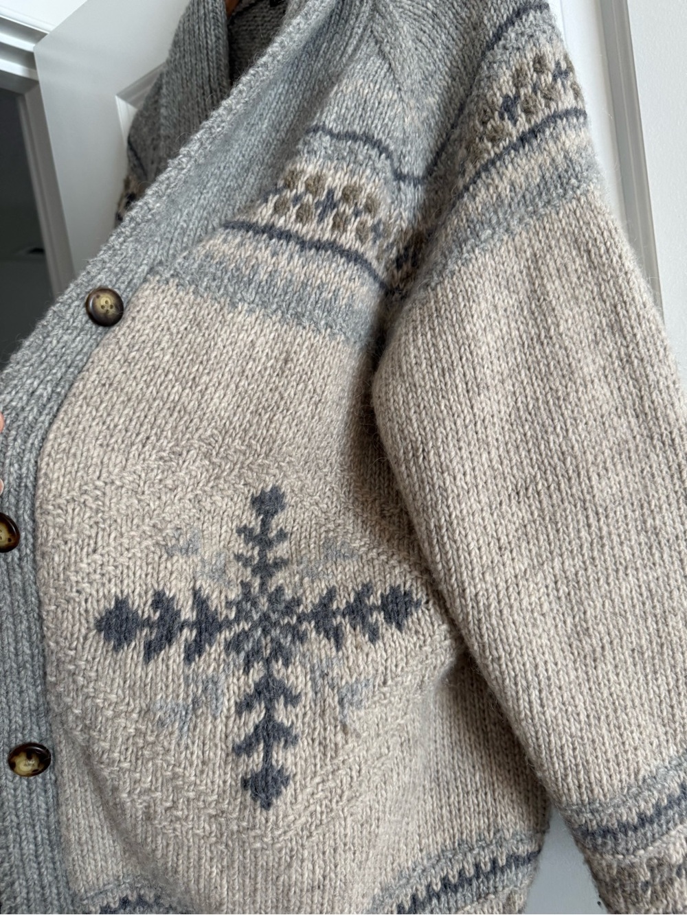 Eddie Bauer Vintage Beige and Gray Nordic Pattern Women's Cardigan